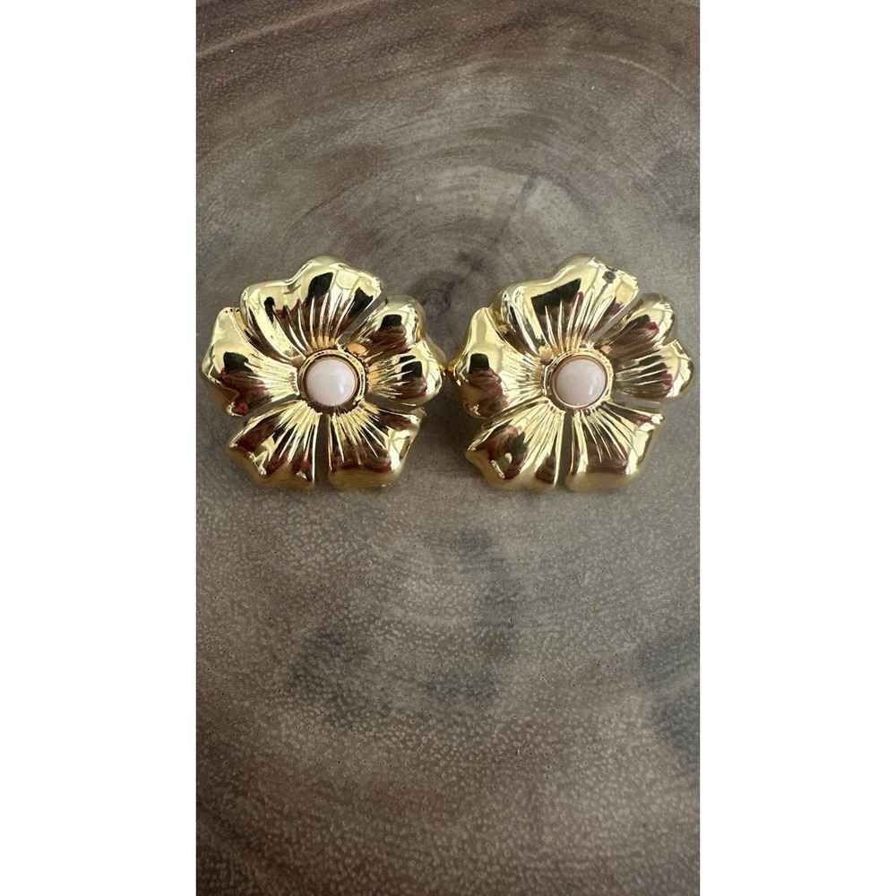 Vintage Gold Flower Stud Earrings Pink Cabochon Retro Floral Boho Cottagecore